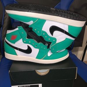 Jordan 1 Lucky Green Size 2y